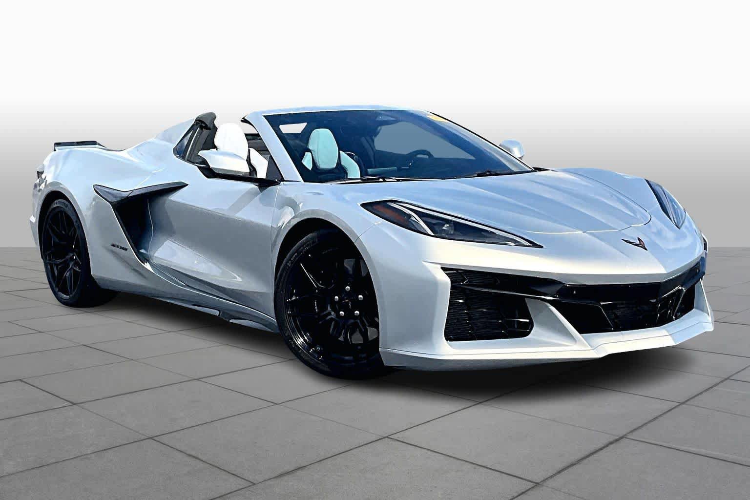 Used 2024 Chevrolet Corvette Z06 RWD image 3