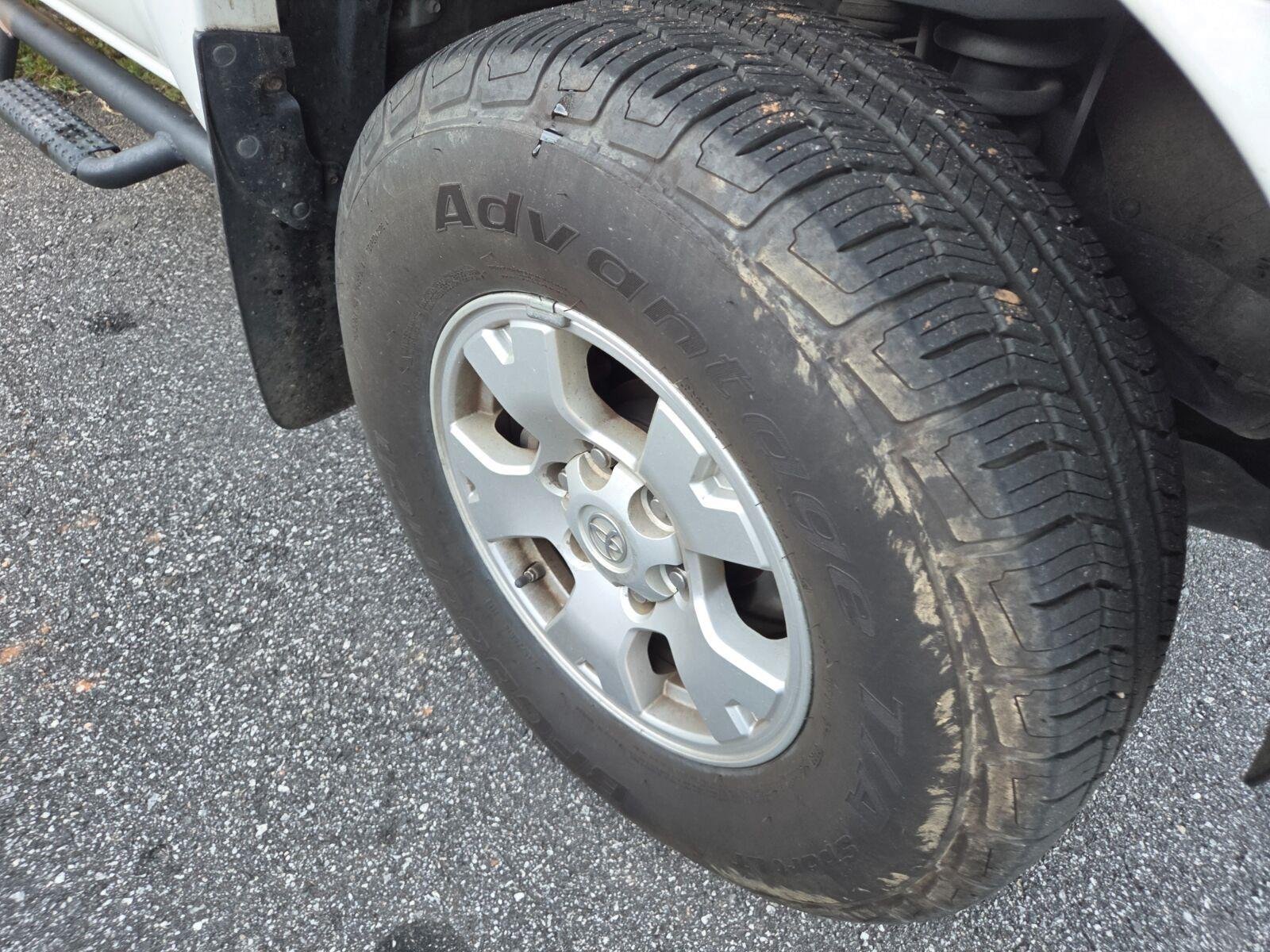 Used 2014 Toyota Tacoma PreRunner w/ SR5 Package RWD image 4