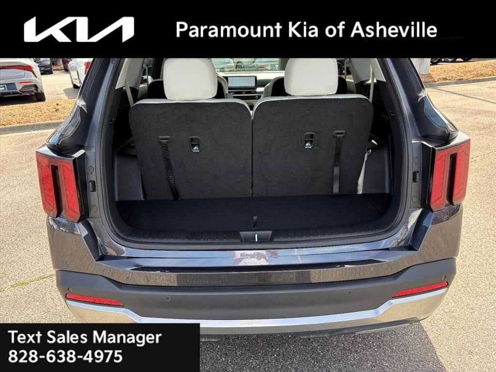 Certified 2025 Kia Sorento EX w/ Panoramic Sunroof Package image 29
