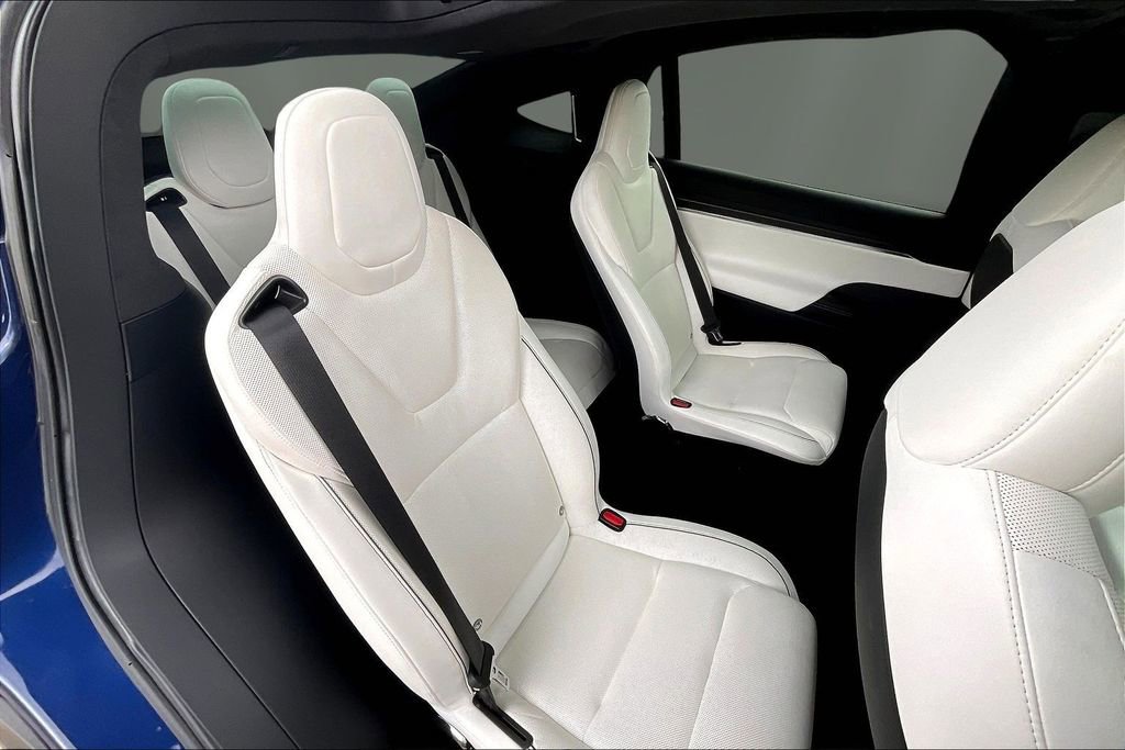 Used 2022 Tesla Model X Plaid image 24