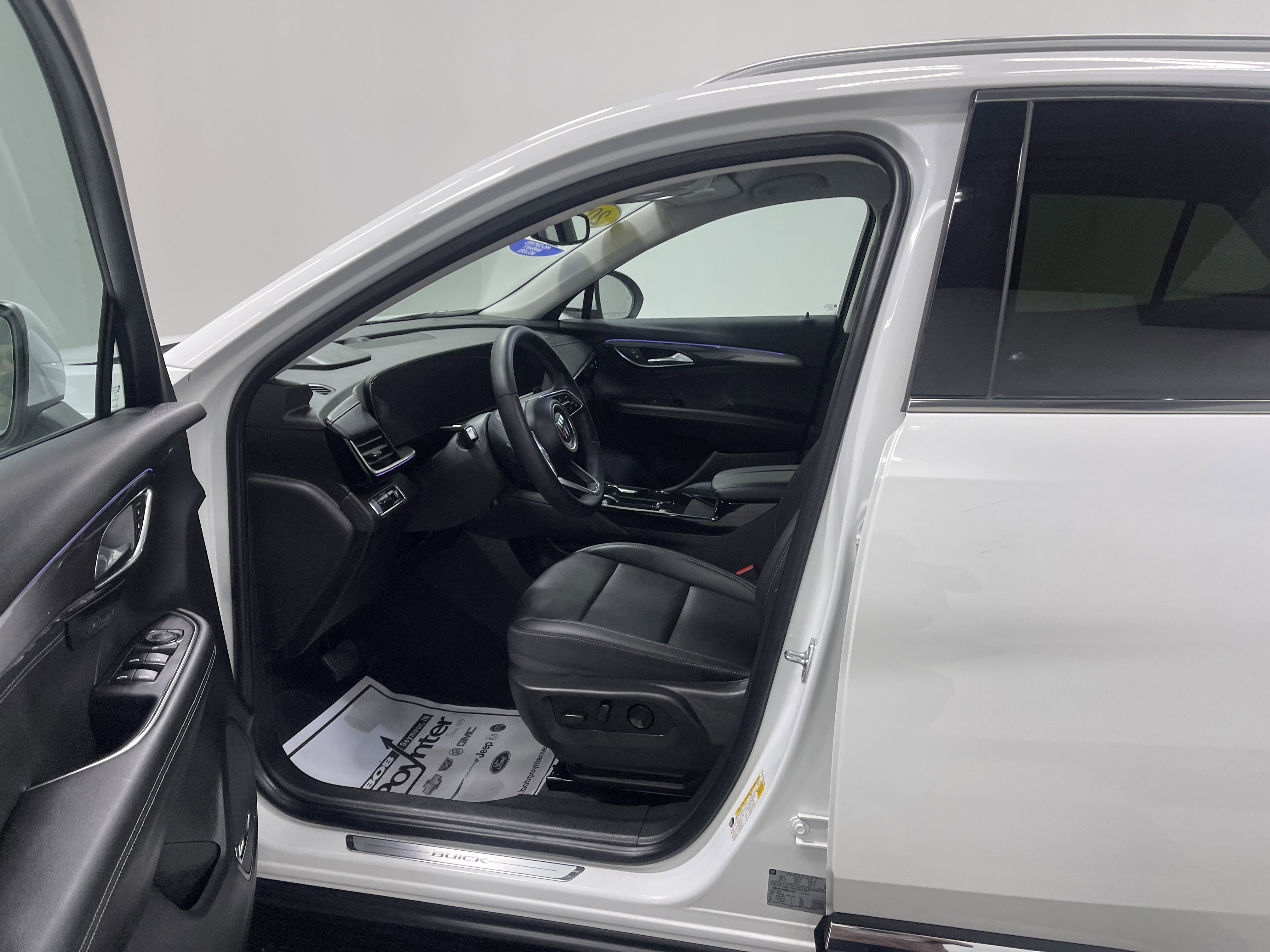 Used 2025 Buick Envision Preferred image 9