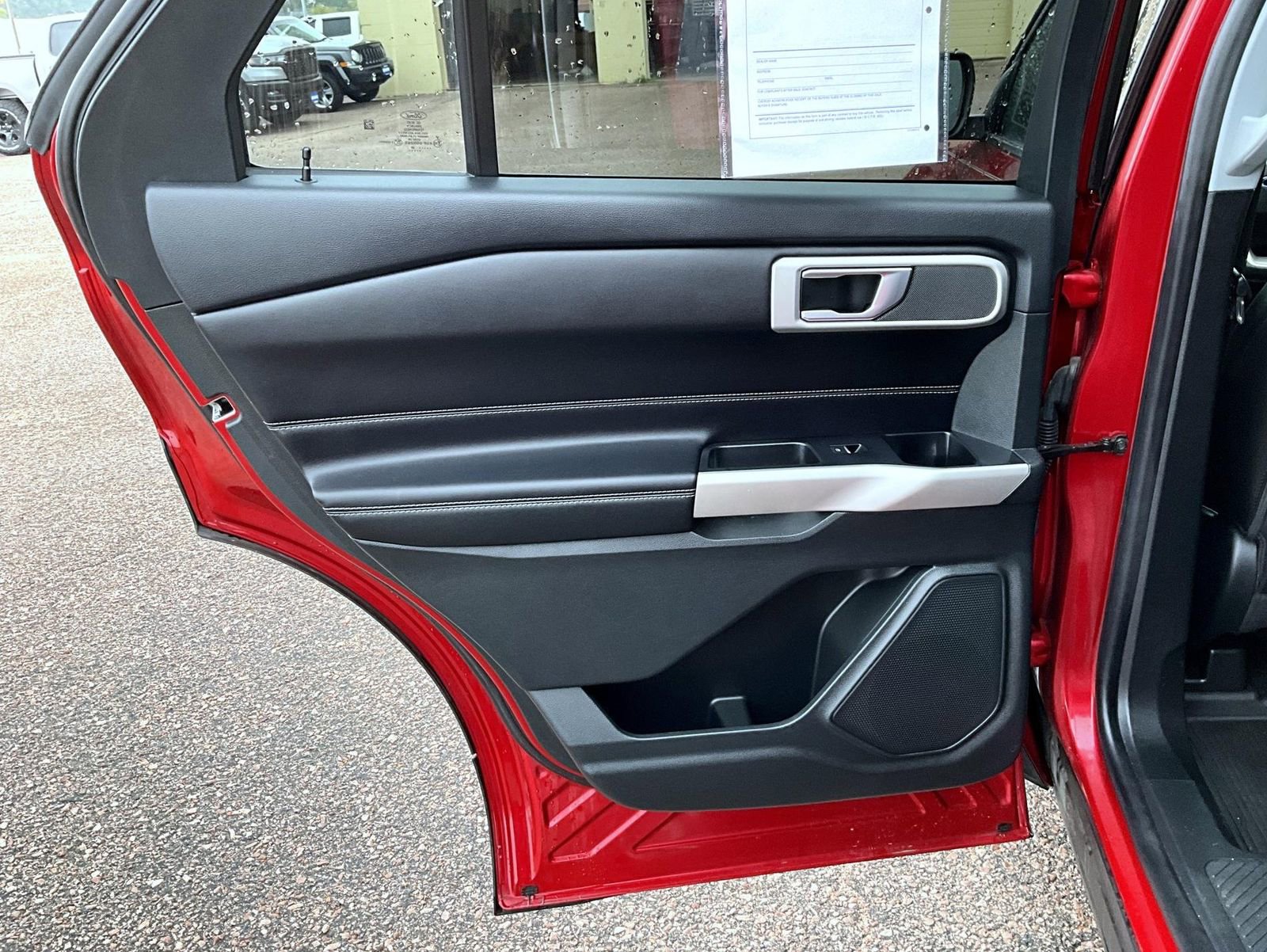 Used 2022 Ford Explorer XLT w/ Equipment Group 202A image 22