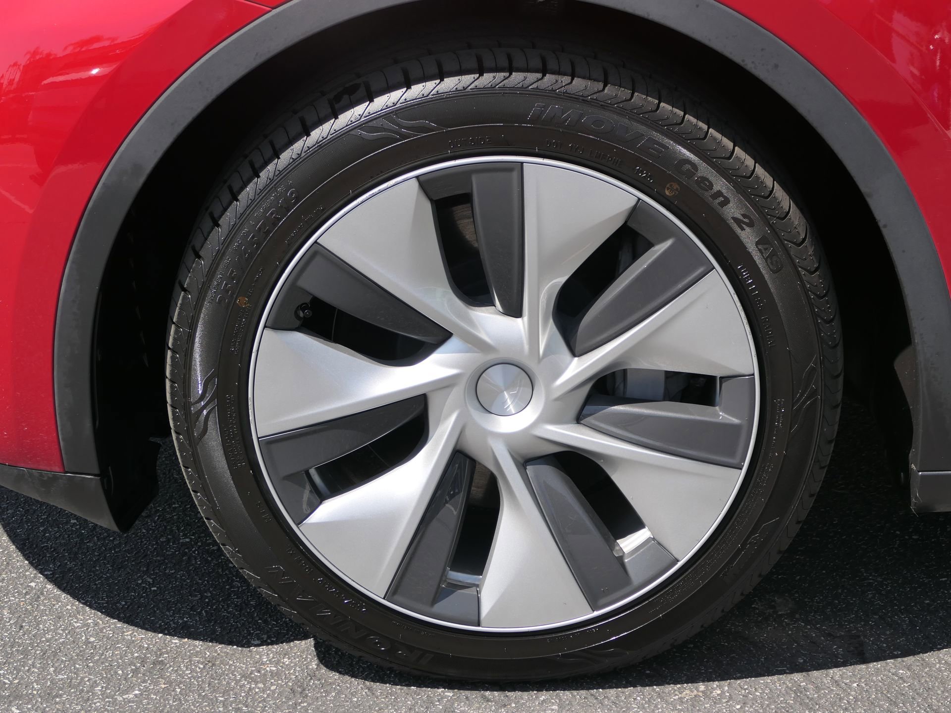 Used 2023 Tesla Model Y Long Range image 10