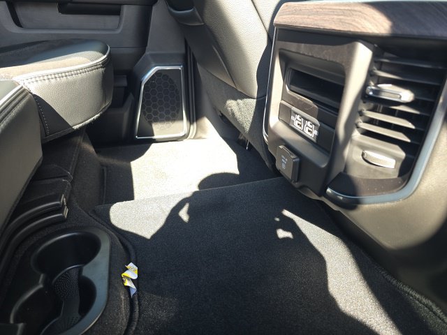 Used 2025 RAM 2500 Laramie AWD/4WD image 7