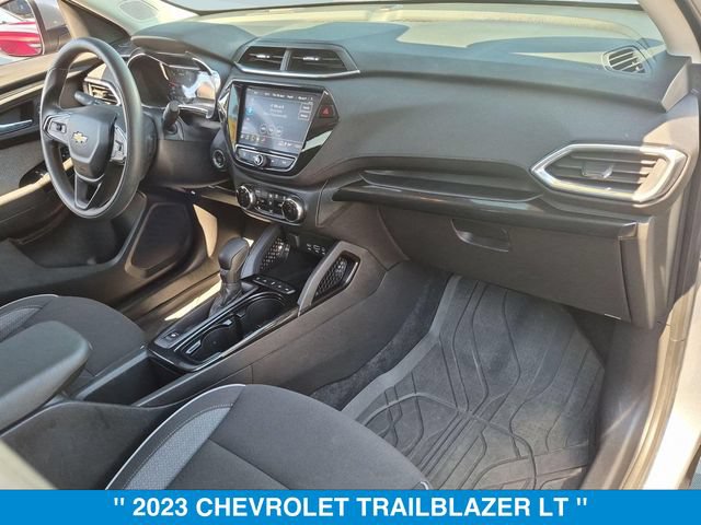 Used 2023 Chevrolet TrailBlazer LT w/ Convenience Package AWD/4WD image 32