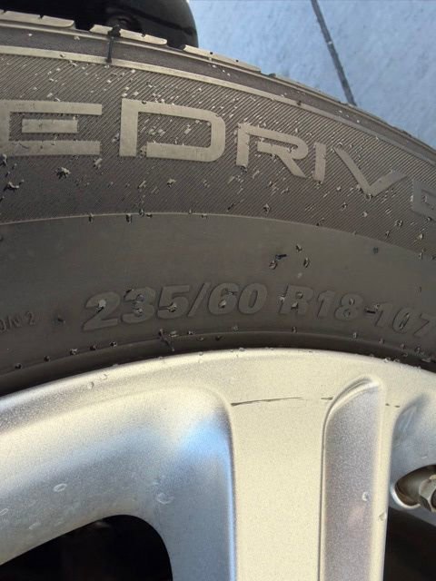 Used 2017 Land Rover Discovery Sport SE image 6