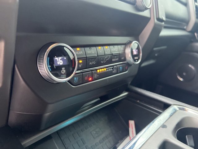 Used 2019 Ford Expedition XLT w/ Equipment Group 202A image 8