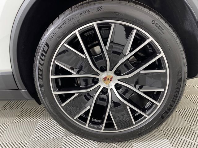 New 2025 Porsche Macan Electric image 17