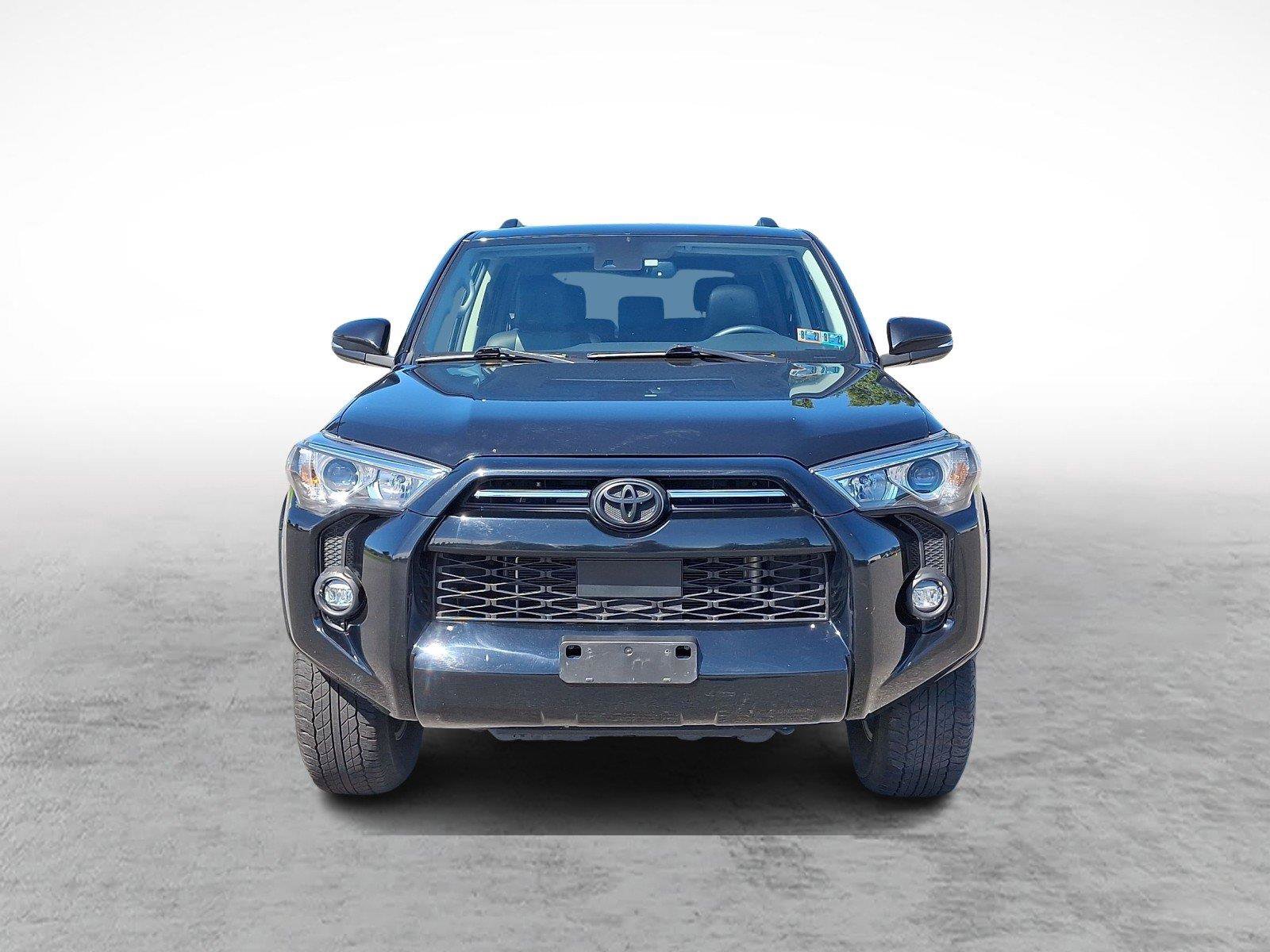 Used 2024 Toyota 4Runner SR5 Premium w/ Moonroof Package AWD/4WD image 2