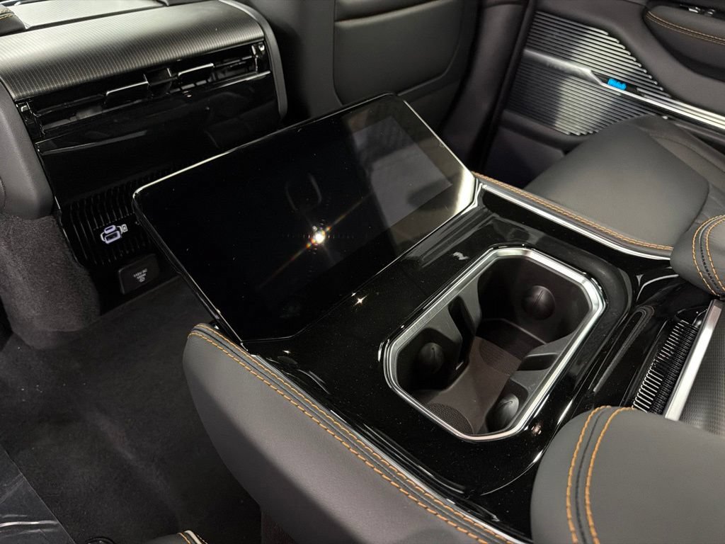 New 2026 Jeep Grand Wagoneer L Summit AWD/4WD image 14