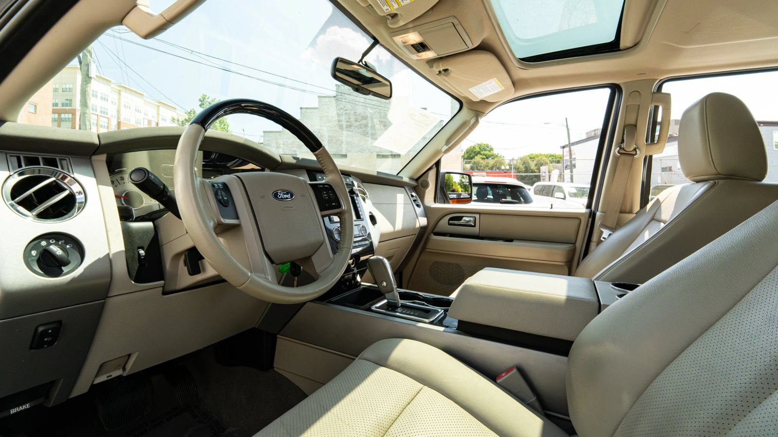Used 2014 Ford Expedition Limited w/ Equipment Group 301A AWD/4WD image 36