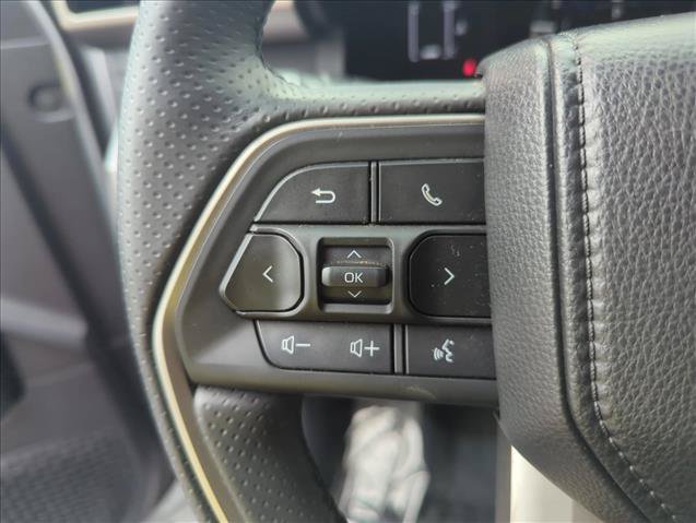 Certified 2025 Toyota 4Runner SR5 AWD/4WD image 13