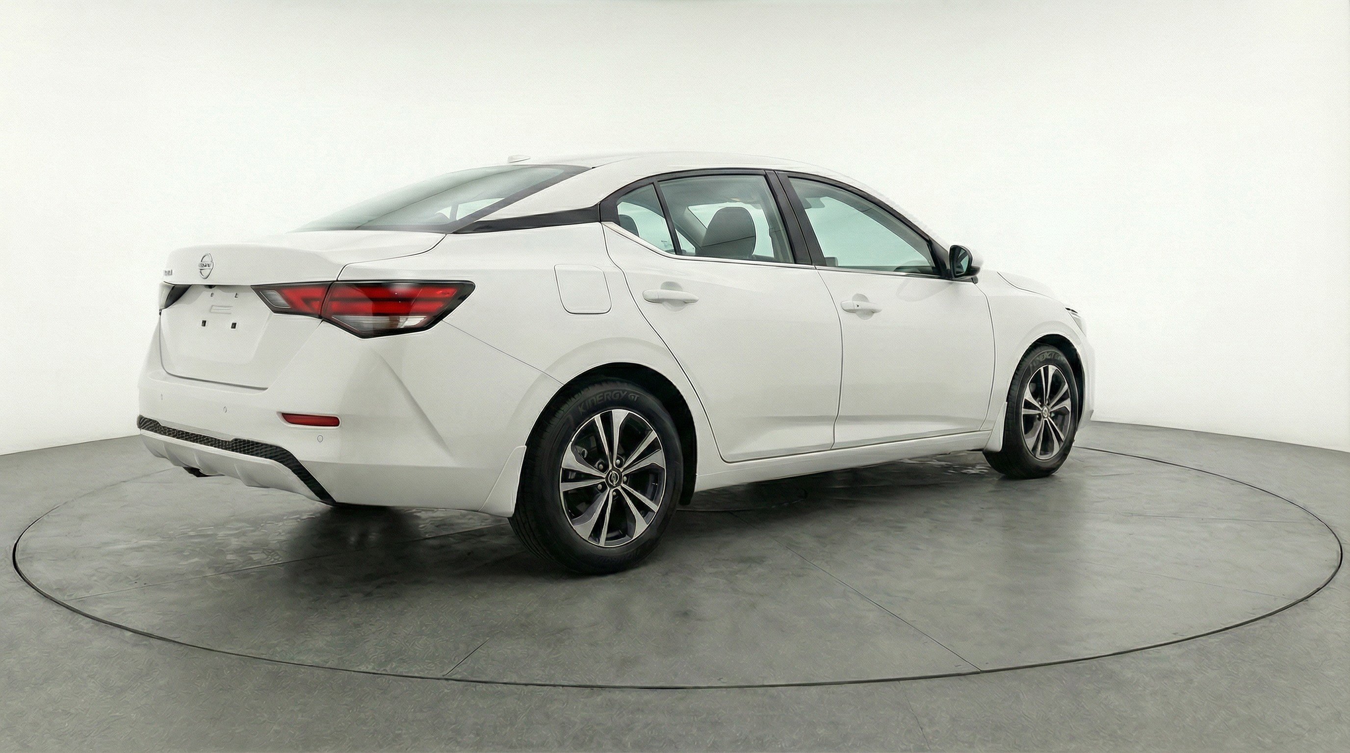 Used 2025 Nissan Sentra SV image 9