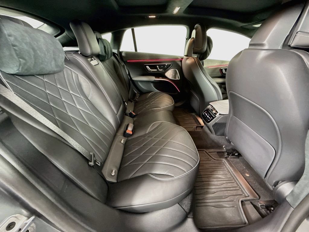 Used 2023 Mercedes-Benz EQS 580 4MATIC Sedan image 21
