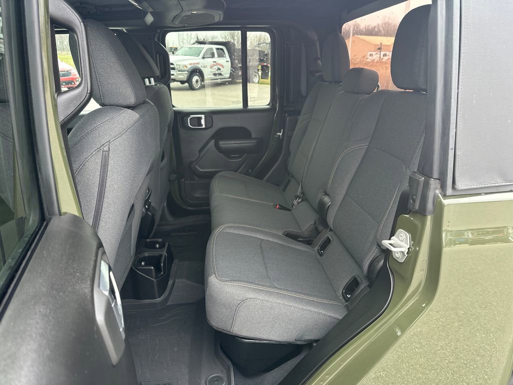 Used 2024 Jeep Gladiator Sport image 27