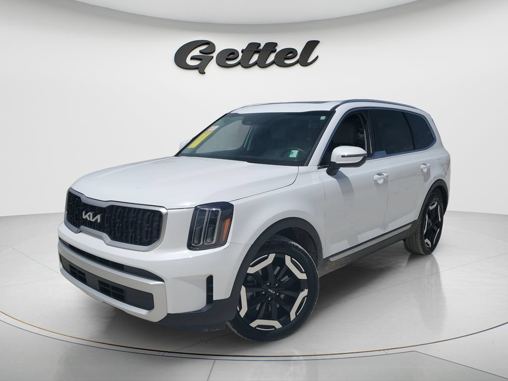 Used 2025 Kia Telluride EX w/ EX Captain's Chair Package