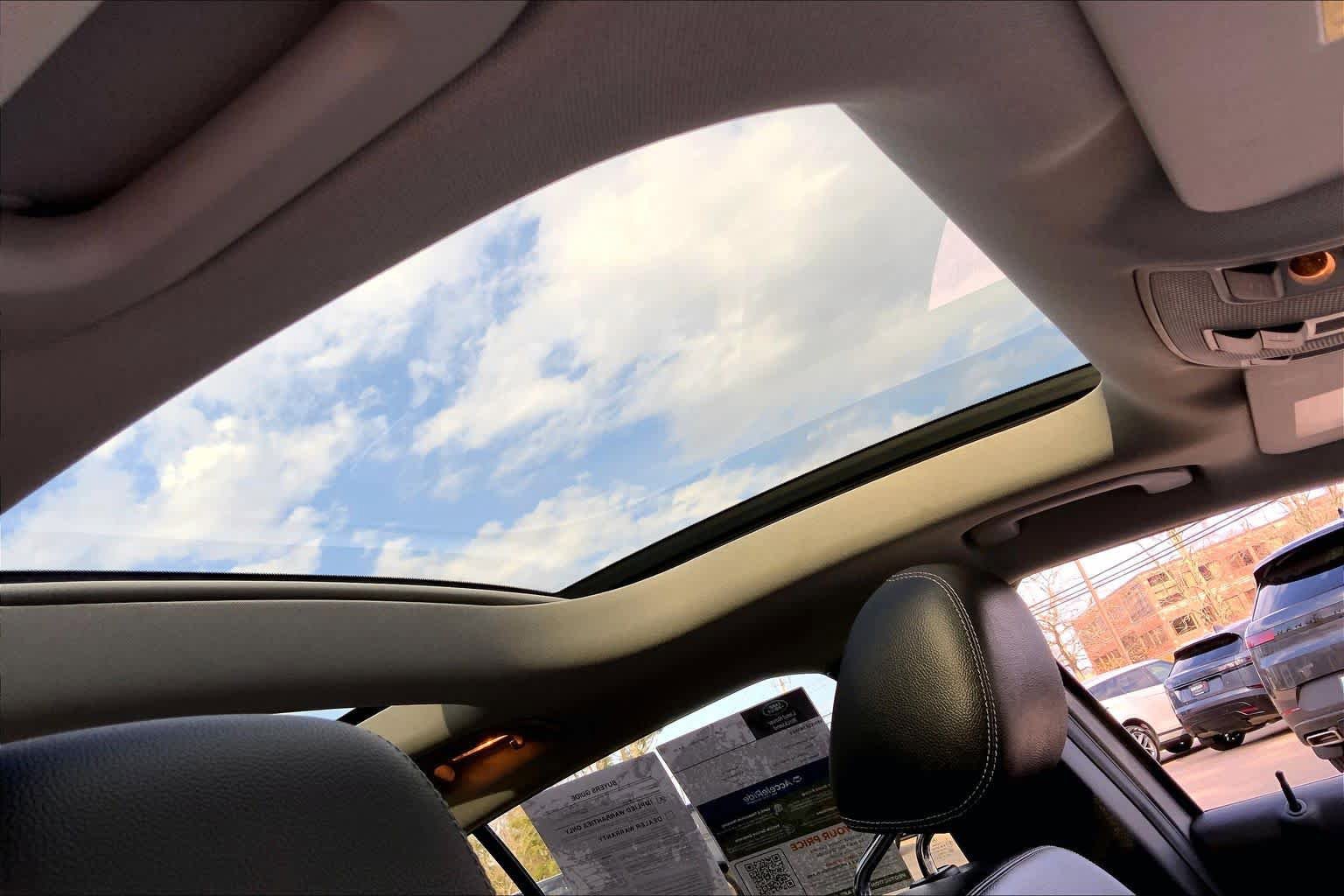 Used 2015 Mercedes-Benz GLA 250 4MATIC image 13