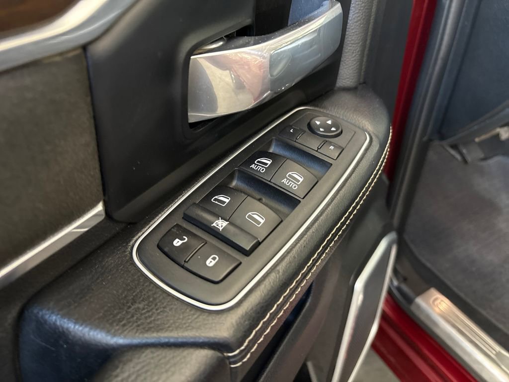 Used 2022 RAM 2500 Laramie w/ Chrome Appearance Group AWD/4WD image 15