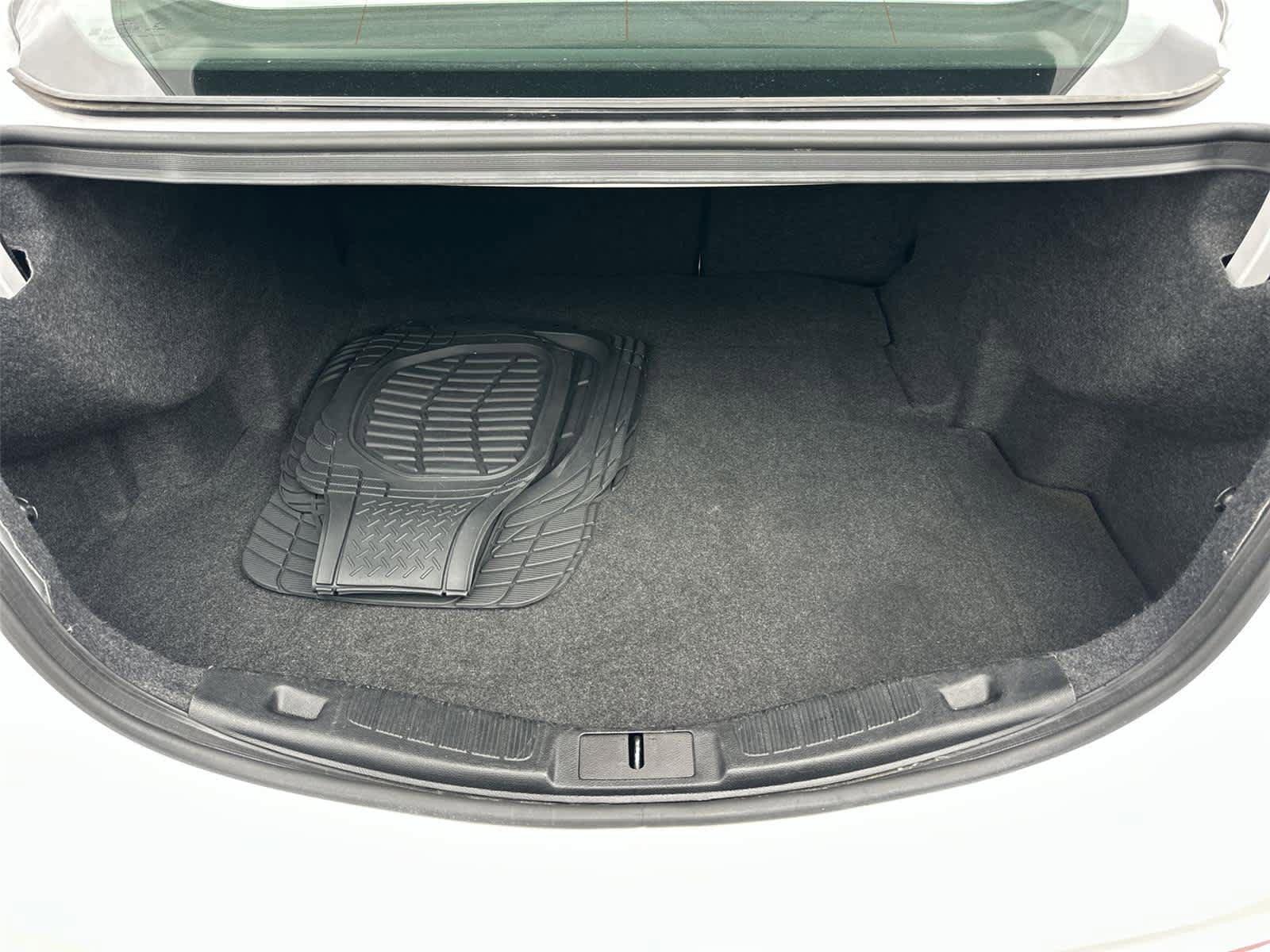 Used 2020 Ford Fusion SE FWD image 20