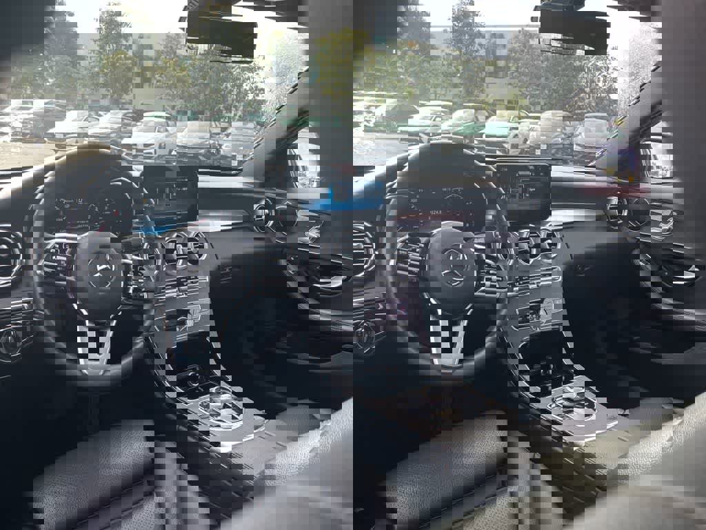 Used 2021 Mercedes-Benz C 300 Sedan image 7