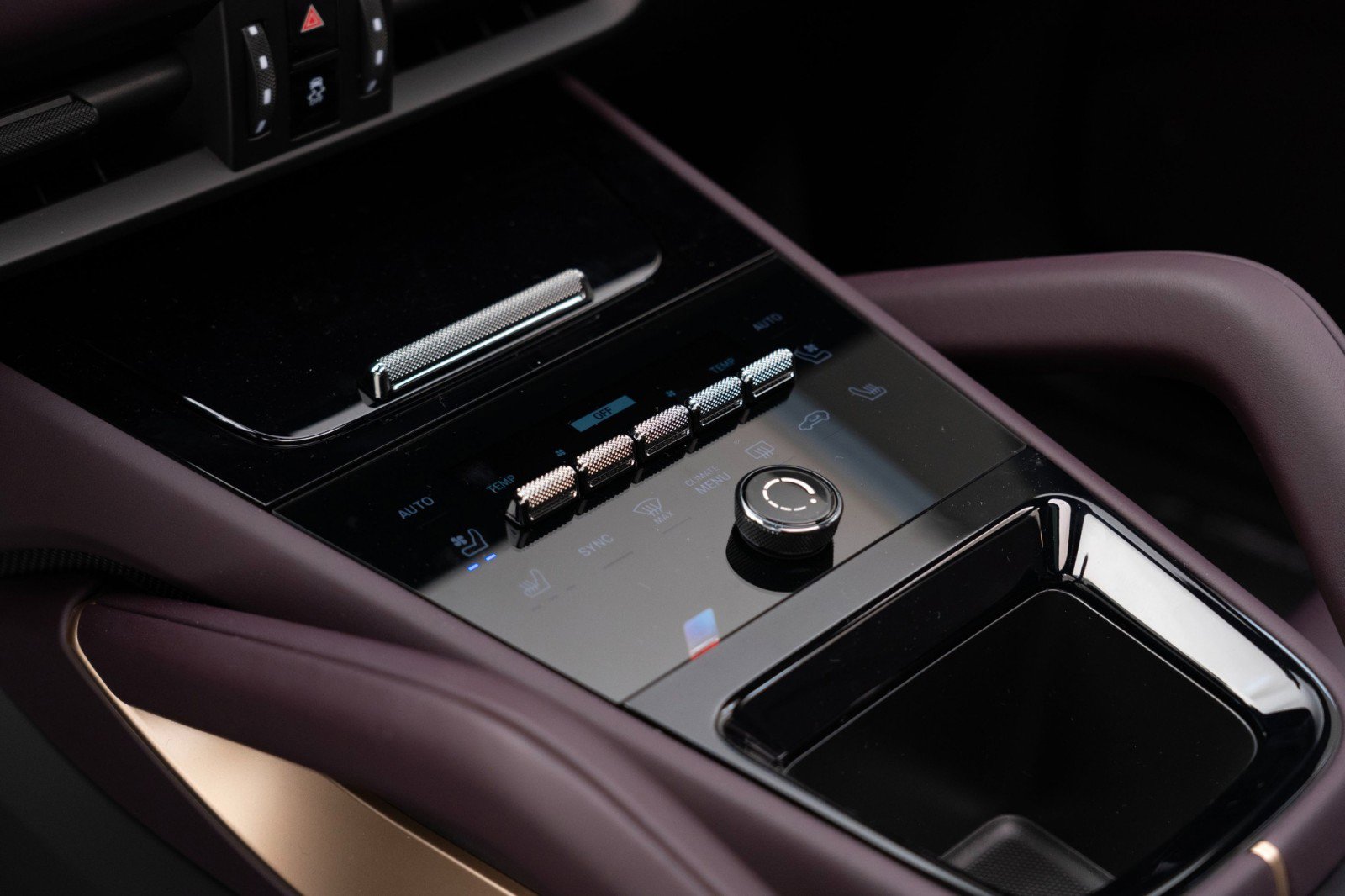 Certified 2025 Porsche Cayenne E-Hybrid image 28