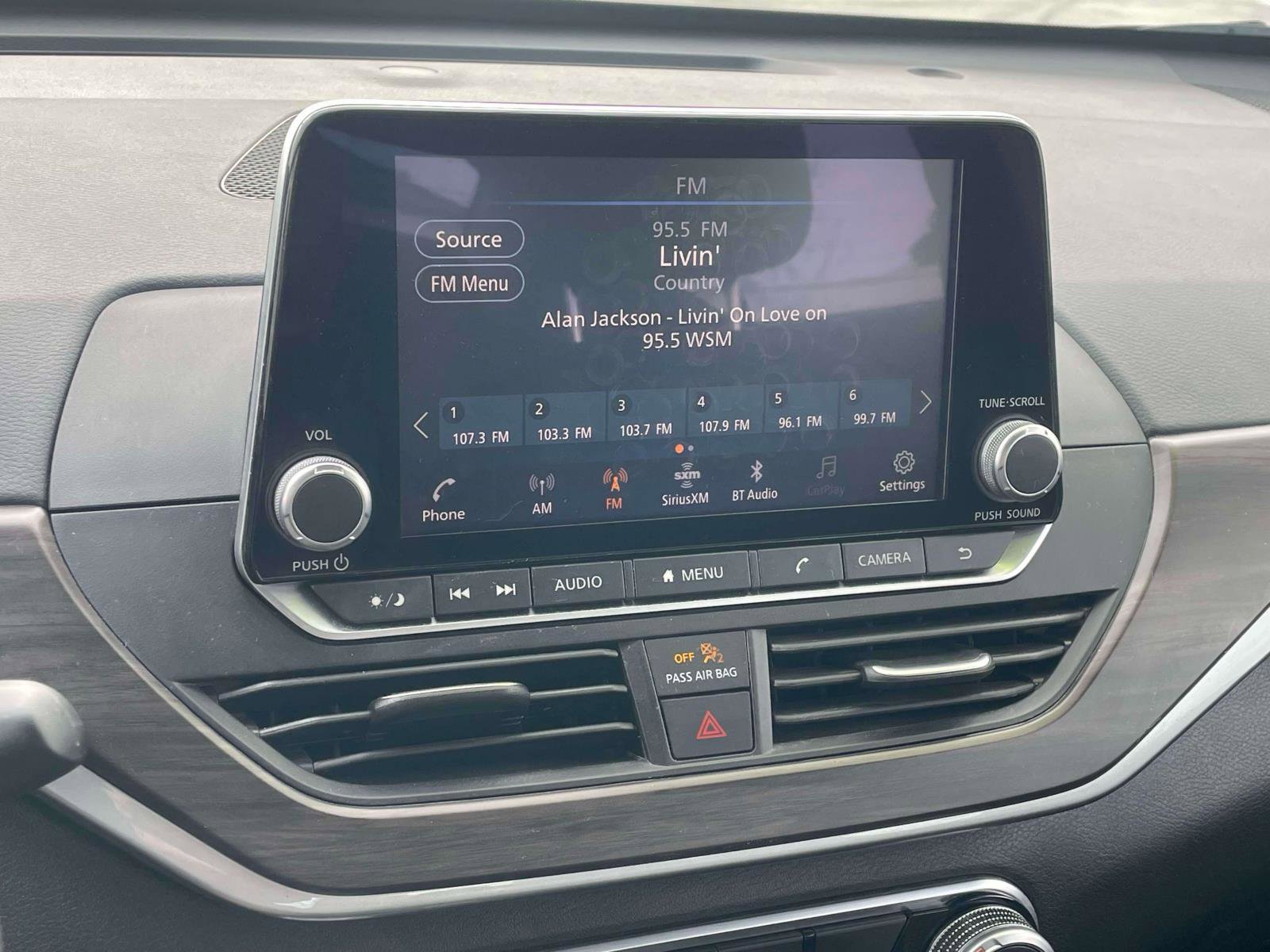 Used 2024 Nissan Altima 2.5 SV image 8