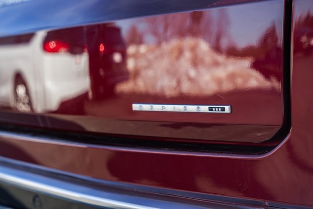 Used 2024 Jeep Wagoneer L Series III w/ Flexible Seating Group image 17