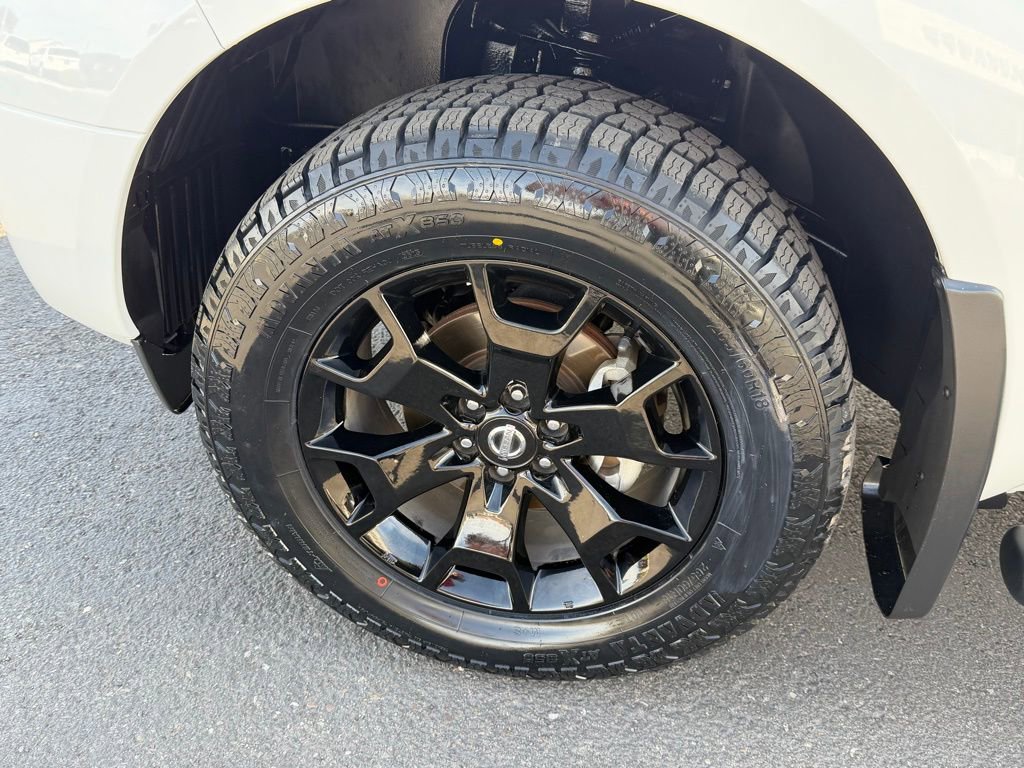 Used 2021 Nissan Frontier SV w/ Midnight Edition Floor Mats image 47