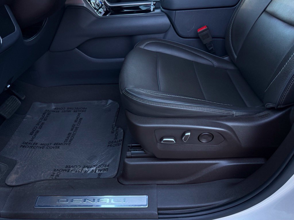 Used 2022 GMC Yukon Denali RWD image 15