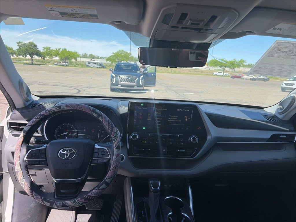Used 2021 Toyota Highlander Platinum AWD/4WD image 24