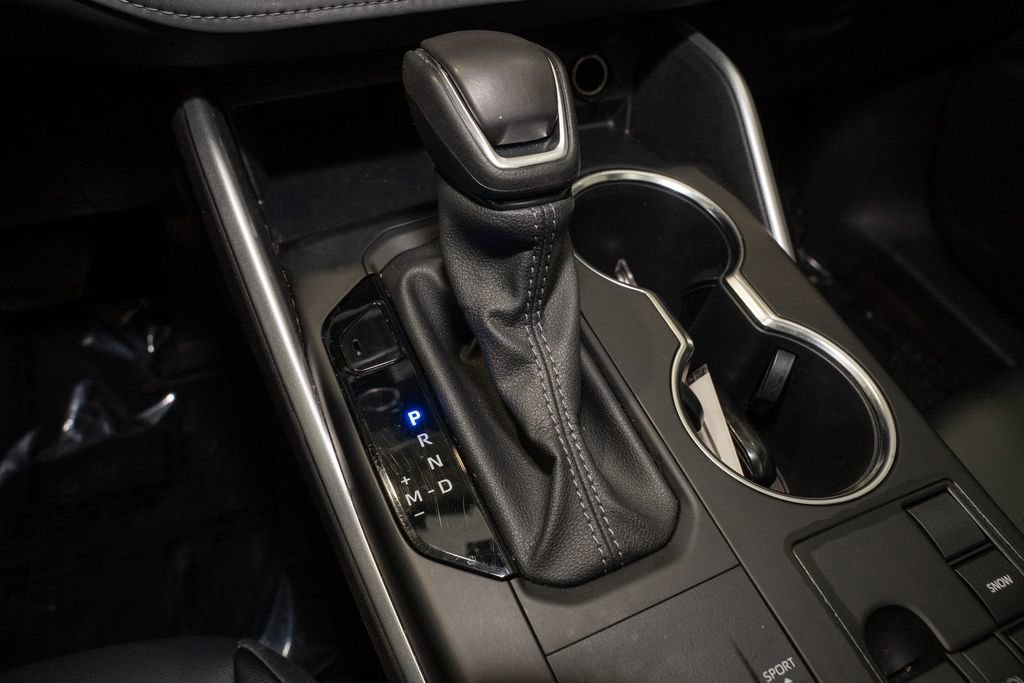 Certified 2024 Toyota Highlander XLE image 19