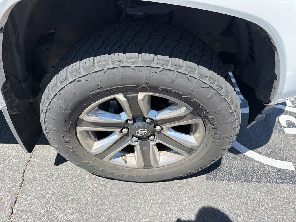 Used 2016 Toyota Tacoma Limited w/ Towing Package AWD/4WD image 8