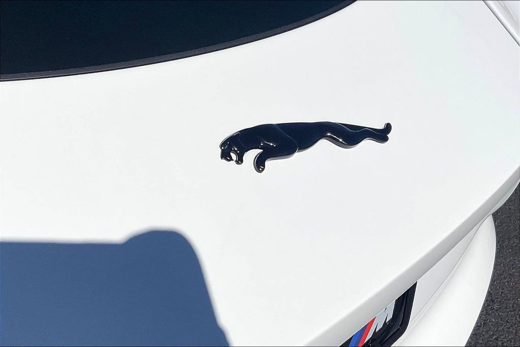 Used 2022 Jaguar F-TYPE R-Dynamic image 22