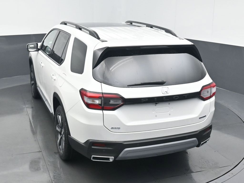 New 2025 Honda Pilot Touring image 18
