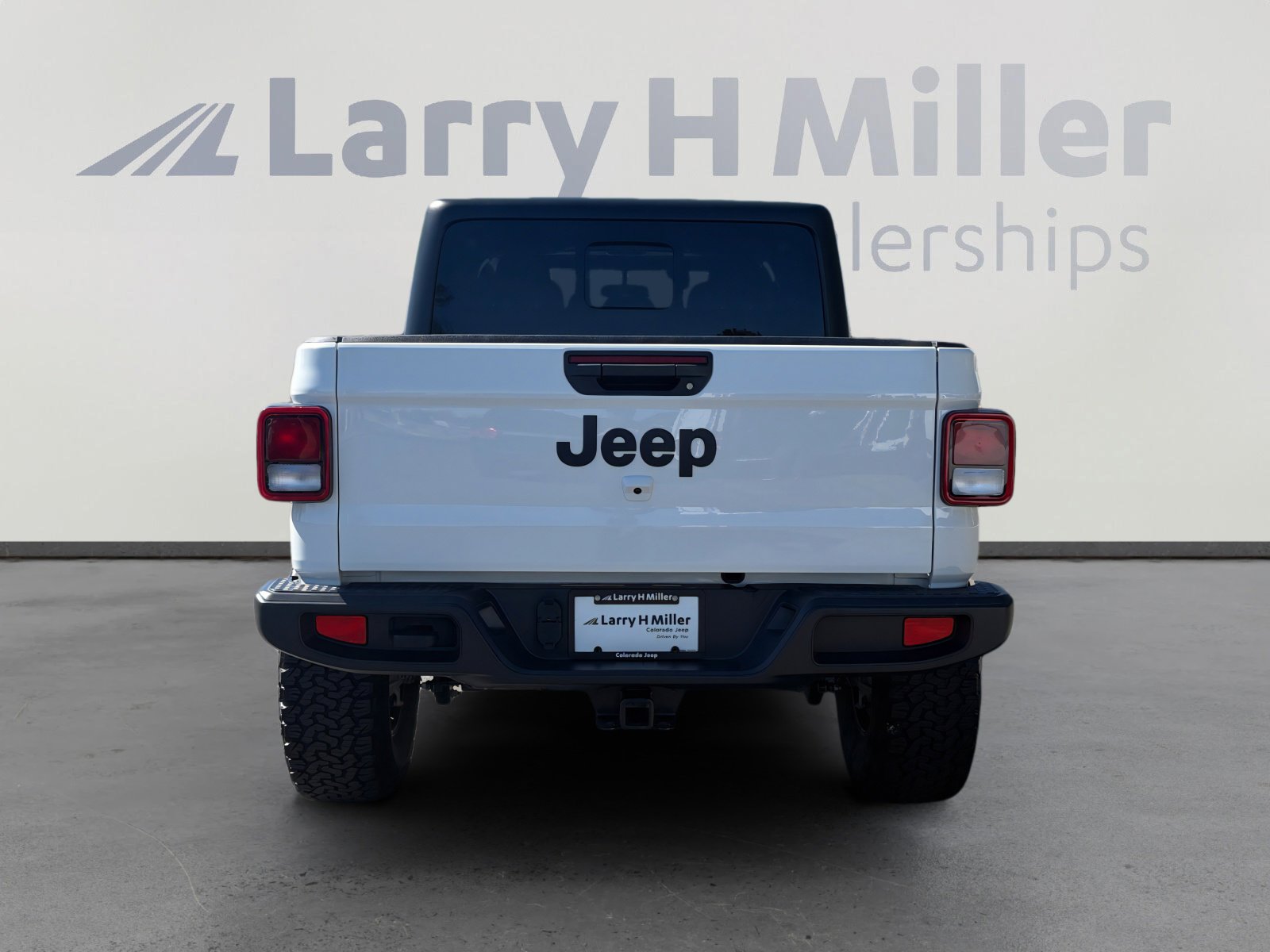Used 2022 Jeep Gladiator Sport AWD/4WD image 4