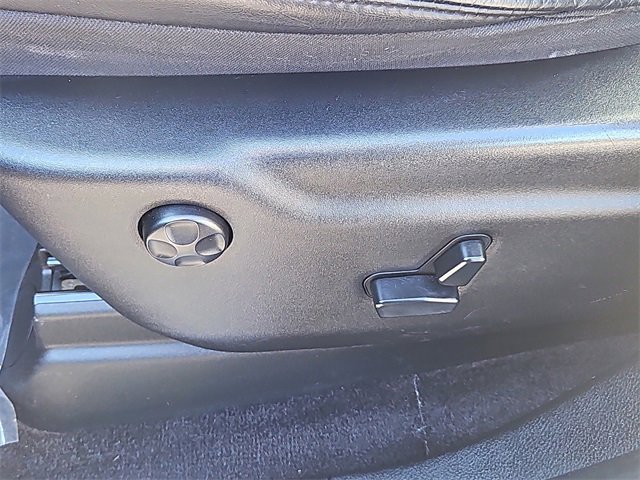 Used 2015 Jeep Grand Cherokee Limited w/ Luxury Group II image 26