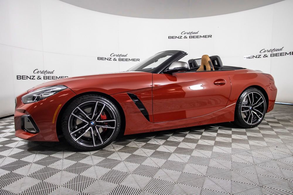 Used 2025 BMW Z4 M40i w/ Premium Package image 13