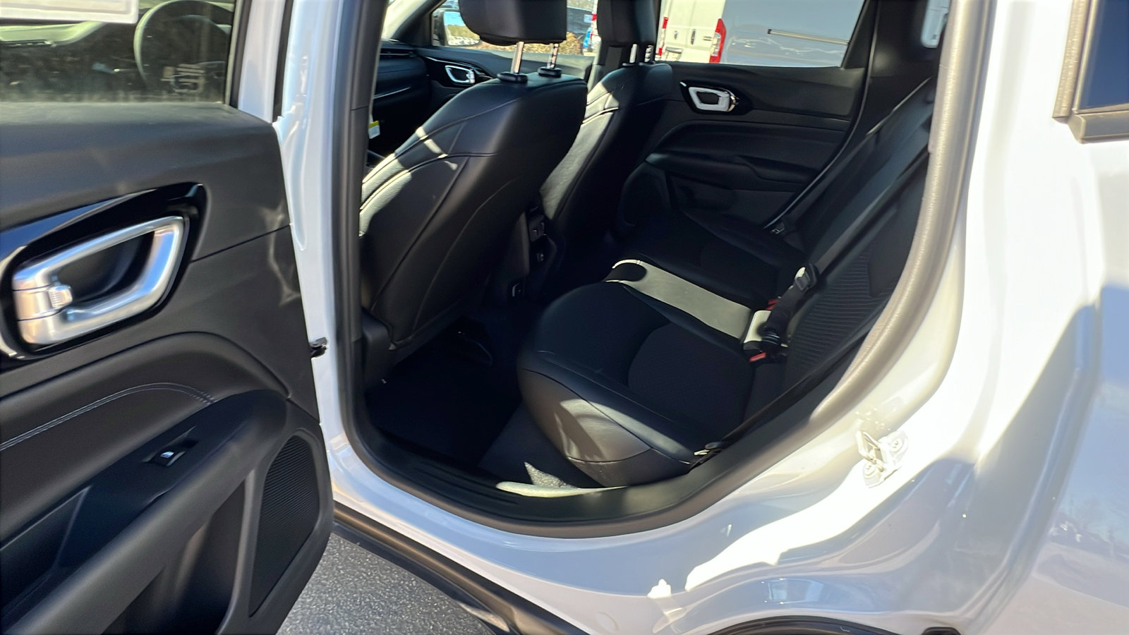 New 2026 Jeep Compass Latitude AWD/4WD image 19