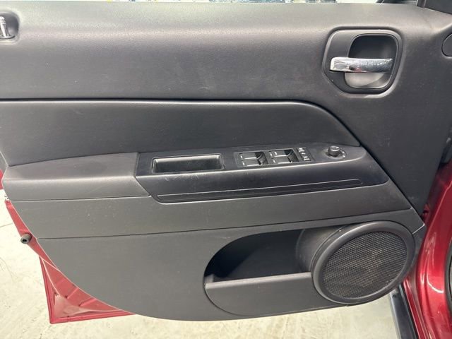 Used 2014 Jeep Patriot Latitude image 15