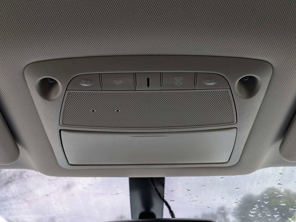 Used 2020 Nissan Pathfinder SV image 24