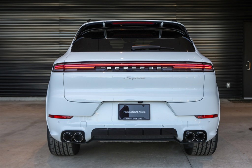 Used 2025 Porsche Cayenne image 10