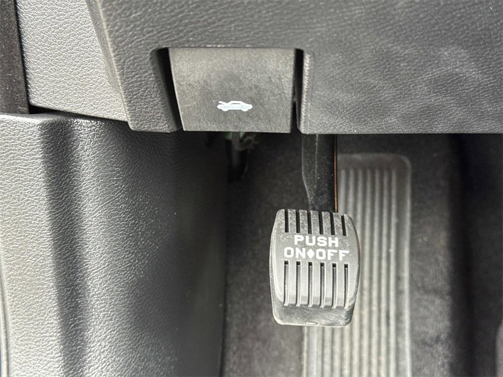 Used 2022 Chrysler 300 Touring w/ Sport Appearance Package image 37