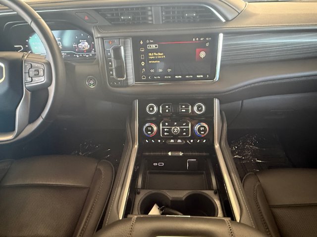 Used 2024 GMC Yukon Denali RWD image 3