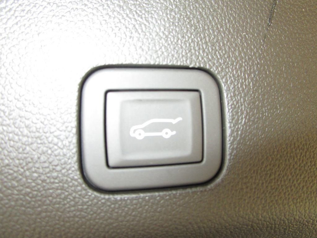 New 2026 GMC Yukon XL Denali w/ Sun & Power Step Package image 15