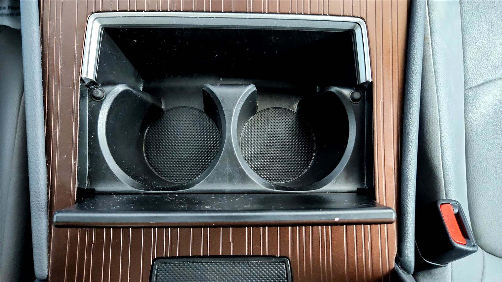 Certified 2024 Toyota Sienna XLE image 36