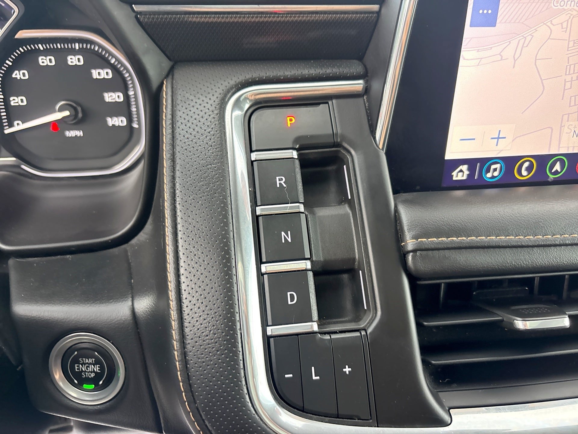 Used 2021 GMC Yukon XL AT4 w/ AT4 Premium Package AWD/4WD image 23