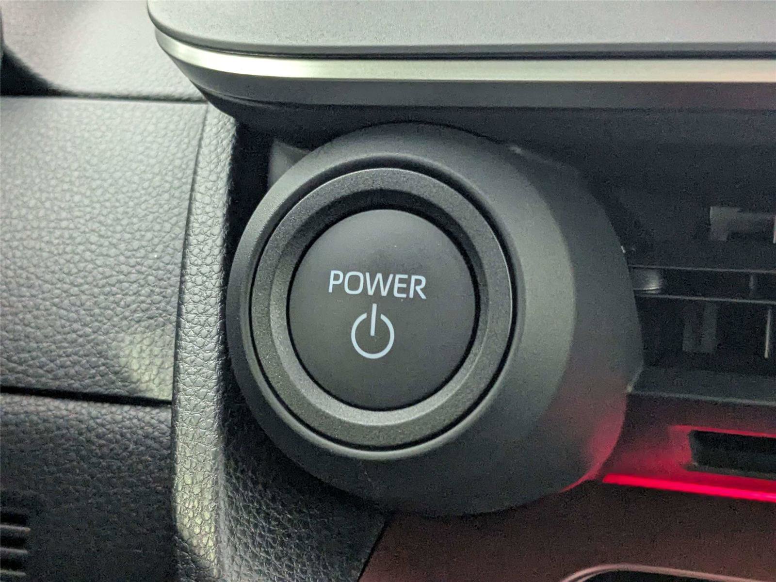 Used 2025 Toyota Prius Plug-In Hybrid image 26