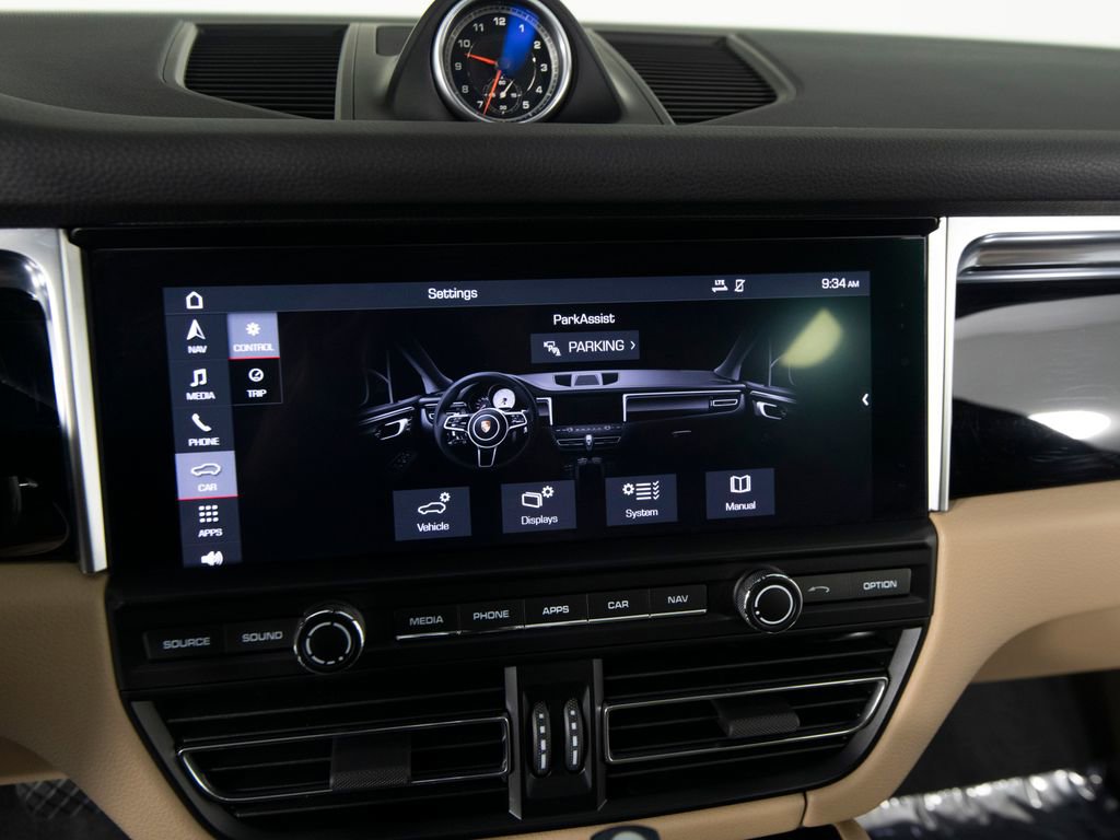 Certified 2019 Porsche Macan AWD/4WD image 27