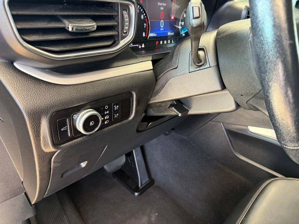 Used 2023 Ford Explorer XLT w/ Equipment Group 202A image 28