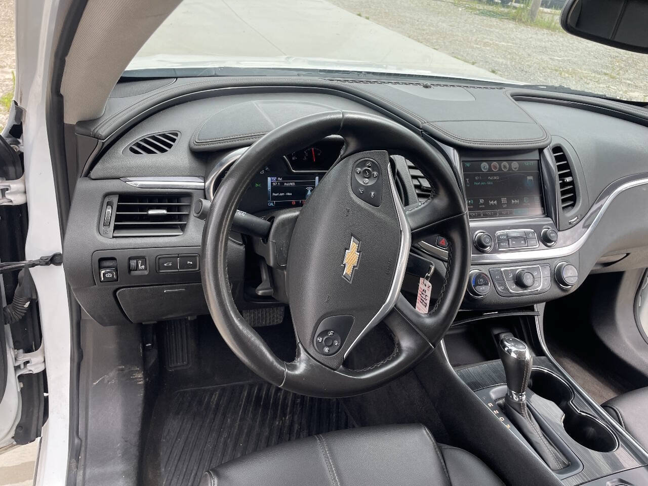Used 2016 Chevrolet Impala LT w/ Convenience Package FWD image 33